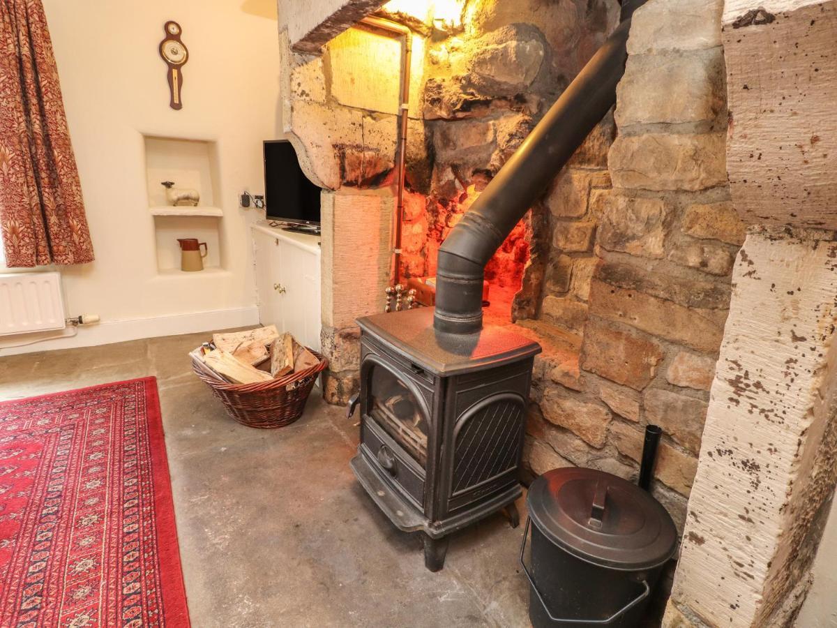 Beehive Cottage Bentham Экстерьер фото