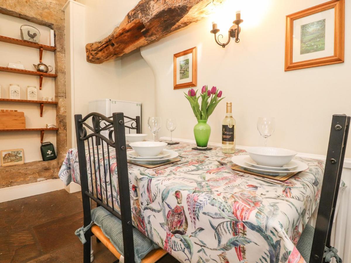 Beehive Cottage Bentham Экстерьер фото